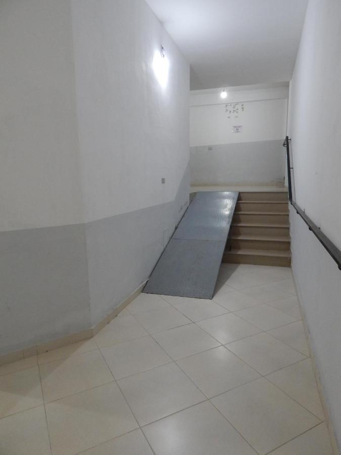 Modern Spacious 1 Bedroom Flat Next To The Beach Влёра Экстерьер фото