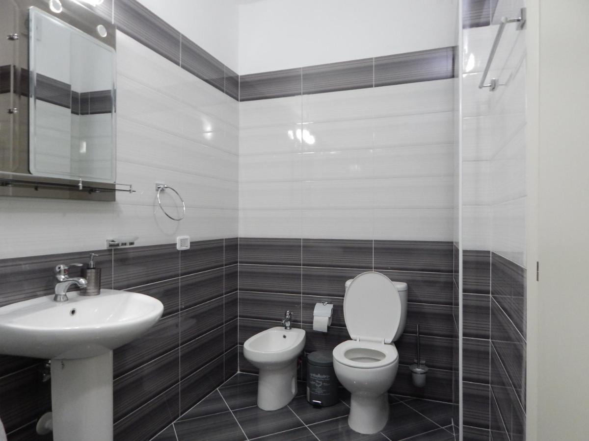 Modern Spacious 1 Bedroom Flat Next To The Beach Влёра Экстерьер фото