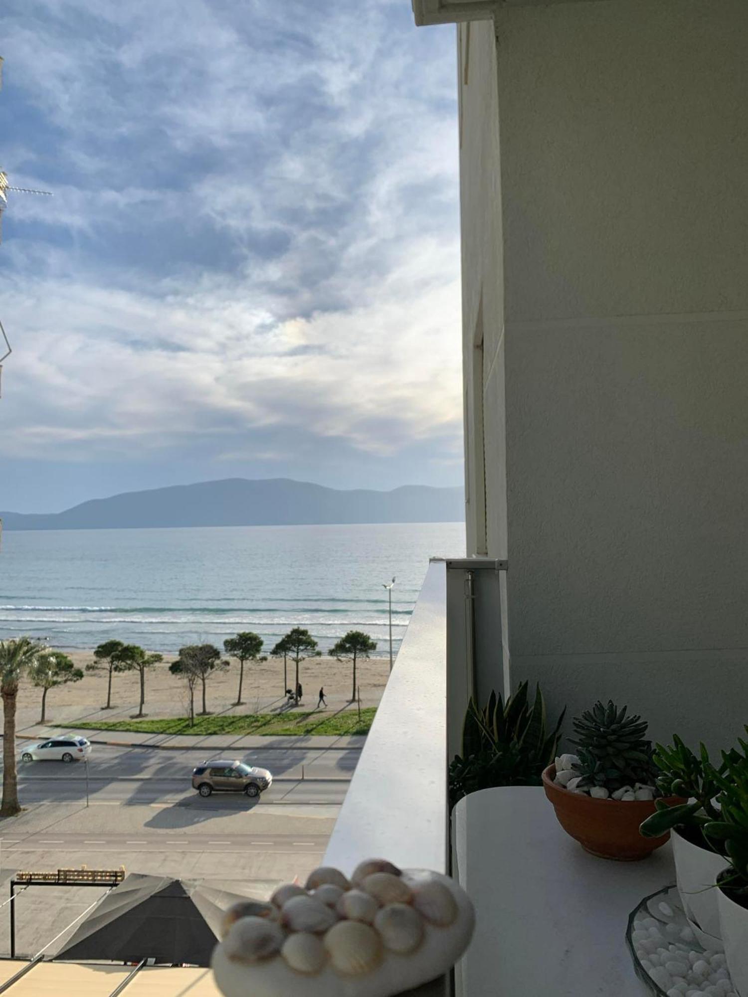 Modern Spacious 1 Bedroom Flat Next To The Beach Влёра Экстерьер фото
